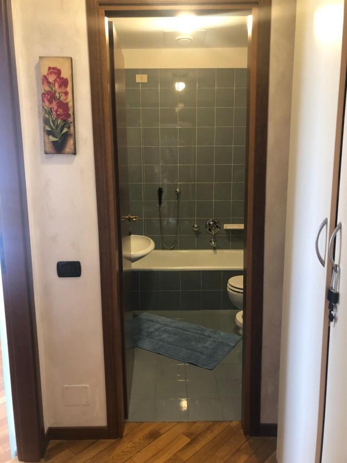 Casa Mic & Tig Διαμέρισμα Μενάτζιο Εξωτερικό φωτογραφία